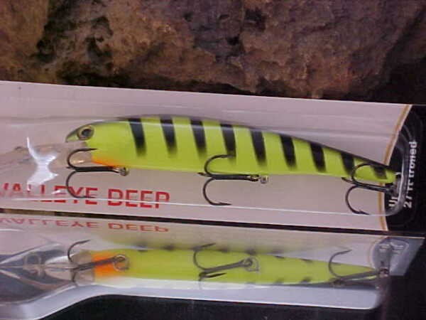 bandit-walleye-deep-chartreuse-black-stripes-mainstream-tackle-and